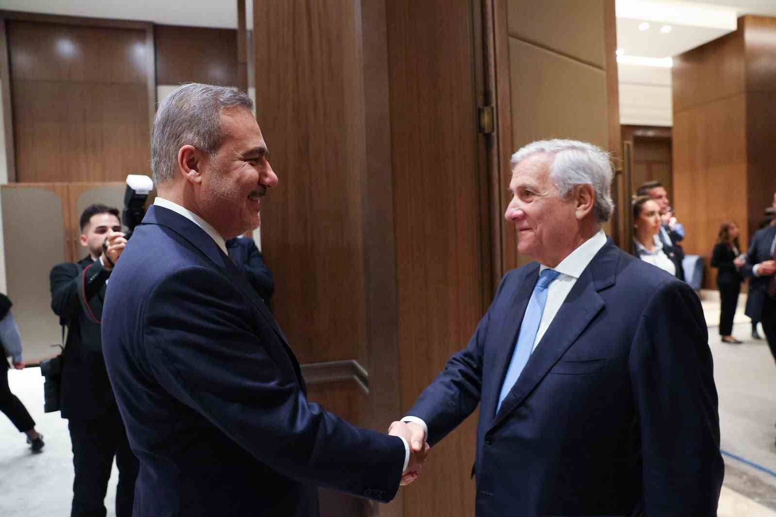 BAKAN FİDAN, İTALYA DIŞİŞLERİ BAKANI ANTONİO TAJANİ İLE BİR ARAYA GELDİ