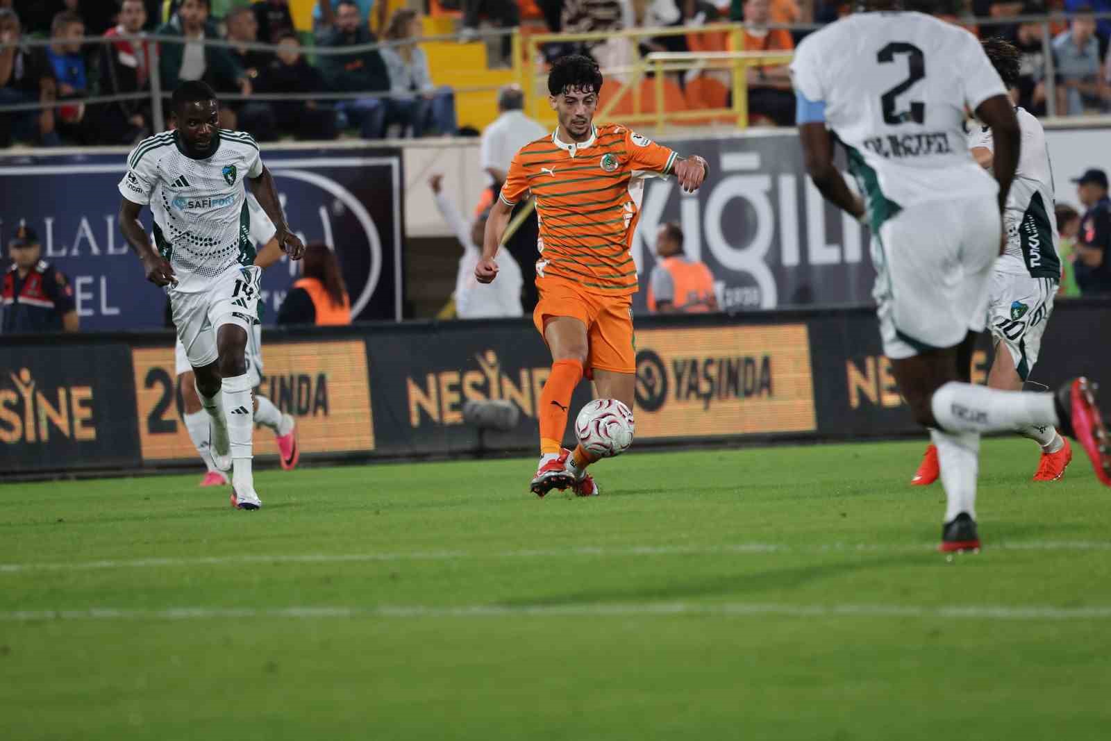 TRENDYOL SÜPER LİG: CORENDON ALANYASPOR: 1 - KOCAELİSPOR: 2 (MAÇ SONUCU)