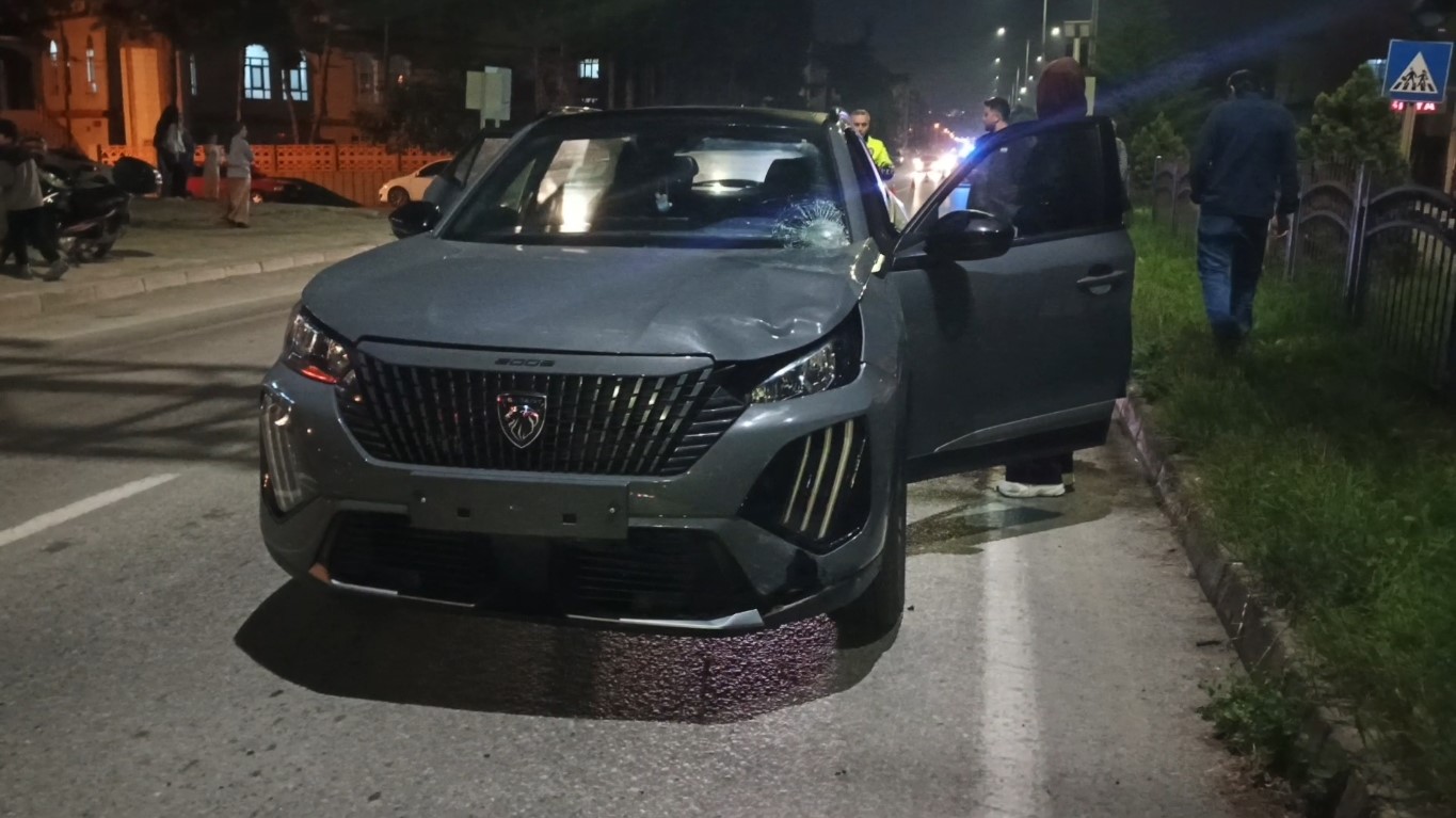 BAFRA’DA OTOMOBİLİN ÇARPTIĞI BİSİKLET SÜRÜCÜSÜ AĞIR YARALANDI