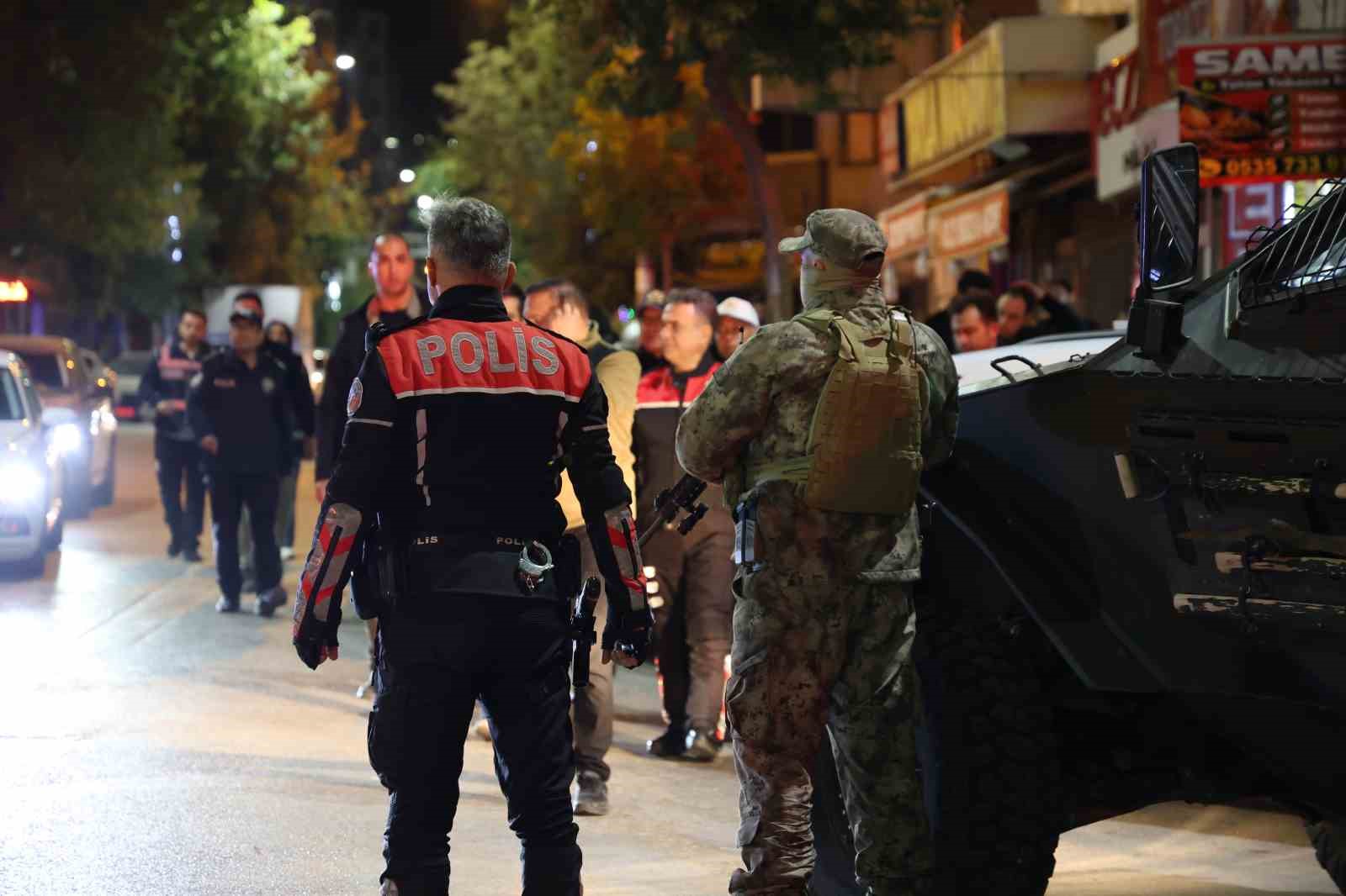 ELAZIĞ’DA DEV ASAYİŞ UYGULAMASI: EĞLENCE MEKANLARI, CADDE VE SOKAKLAR TEK TEK DENETLENDİ
