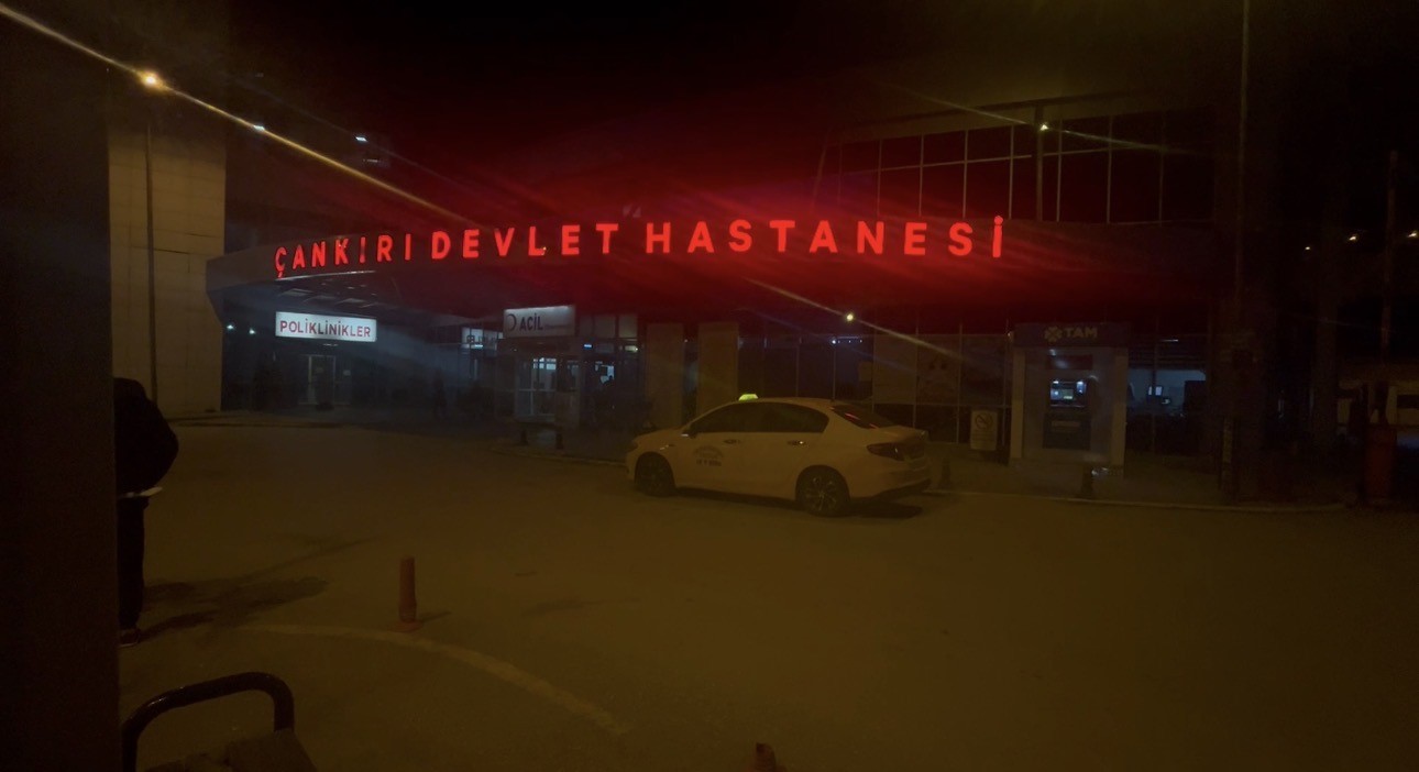MANTAR DÖNÜŞÜ FECİ KAZA: UÇURUMA YUVARLANAN OTOMOBİLDE 4 ÖLÜ, 1 YARALI
