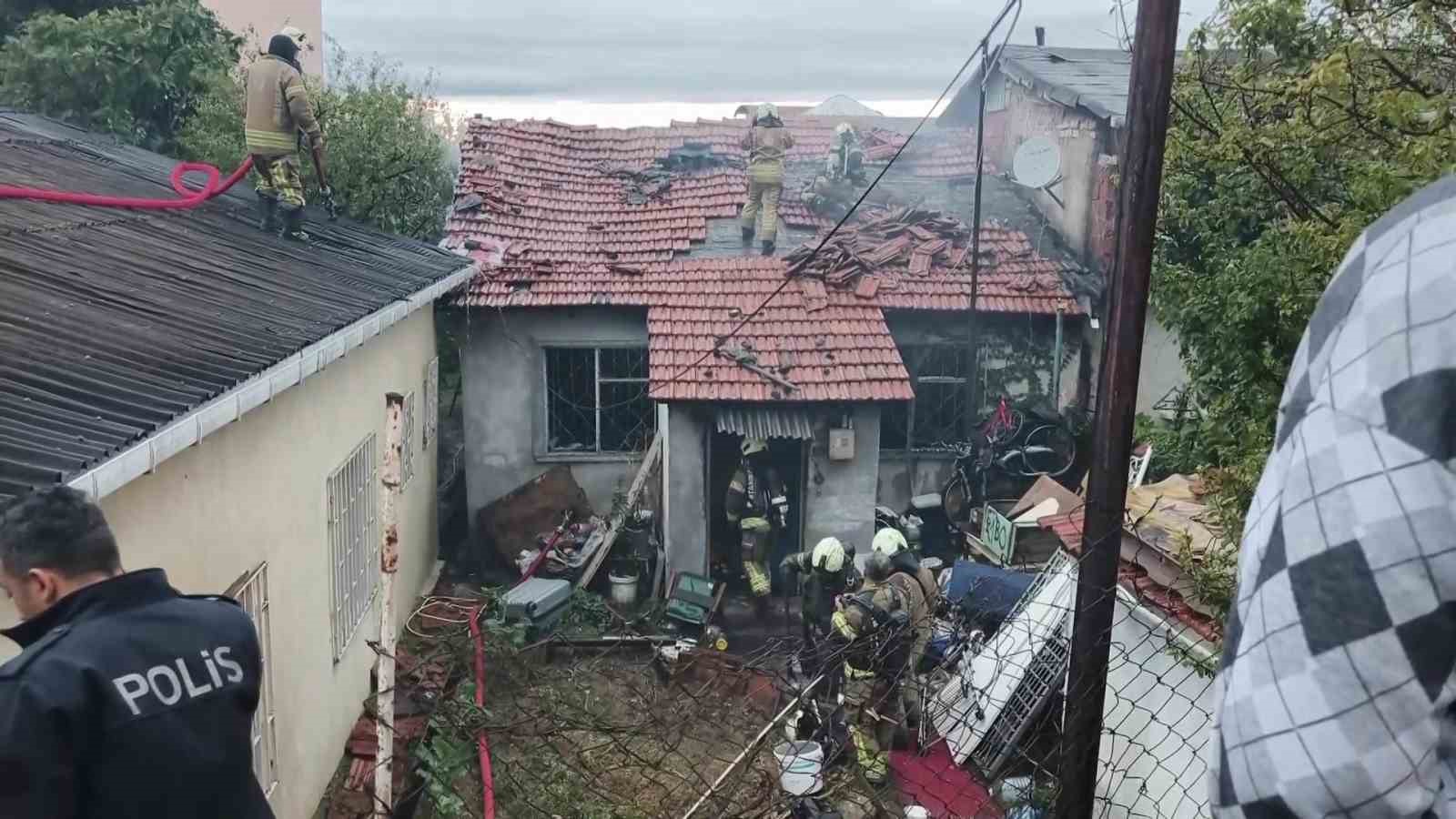 MALTEPE’DE GECEKONDU YANGINI: 12 YAŞINDAKİ ÇOCUK HAYATINI KAYBETTİ