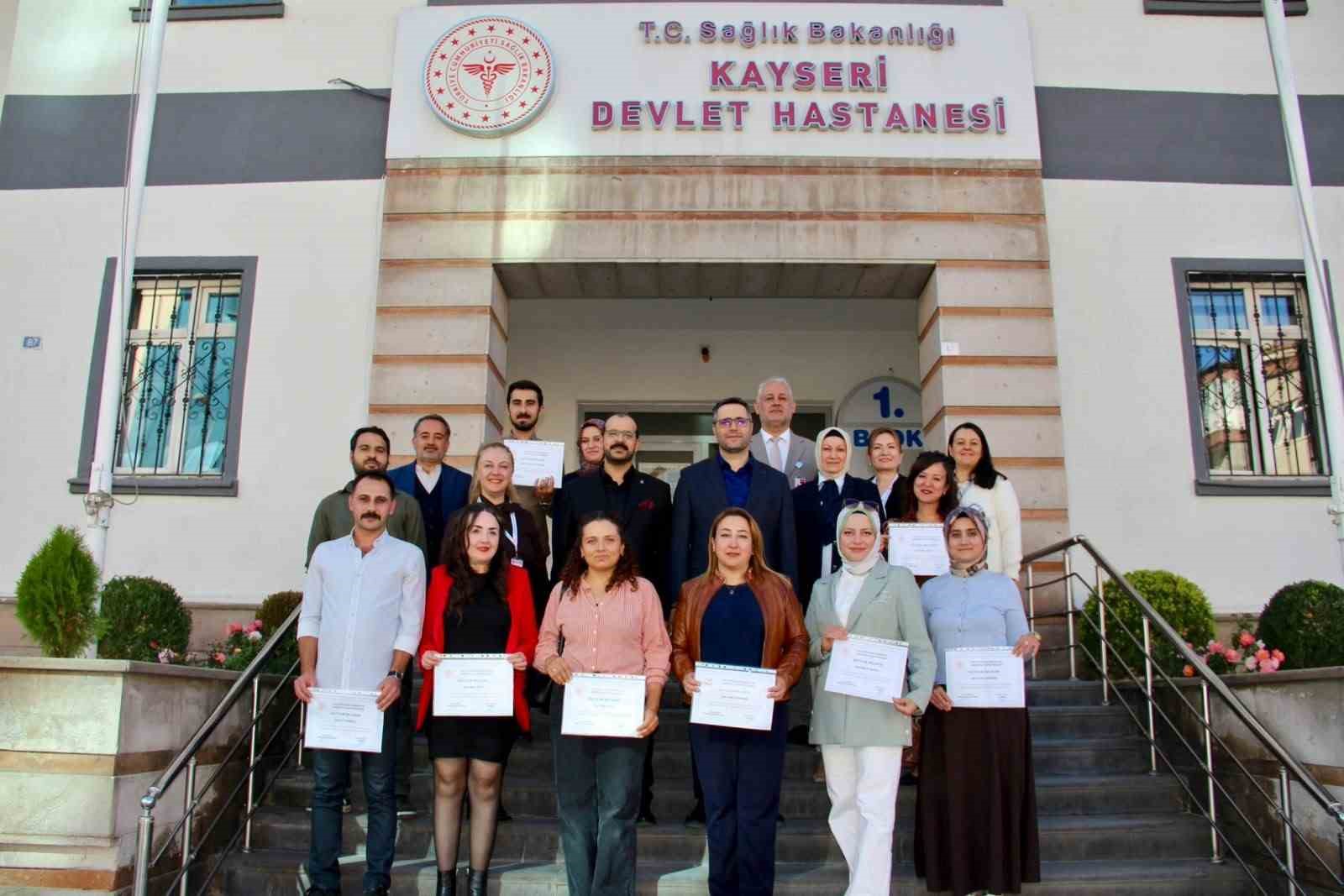 PALYATİF BAKIM HEMŞİRELİĞİ SERTİFİKALI EĞİTİM PROGRAMI SONA ERDİ