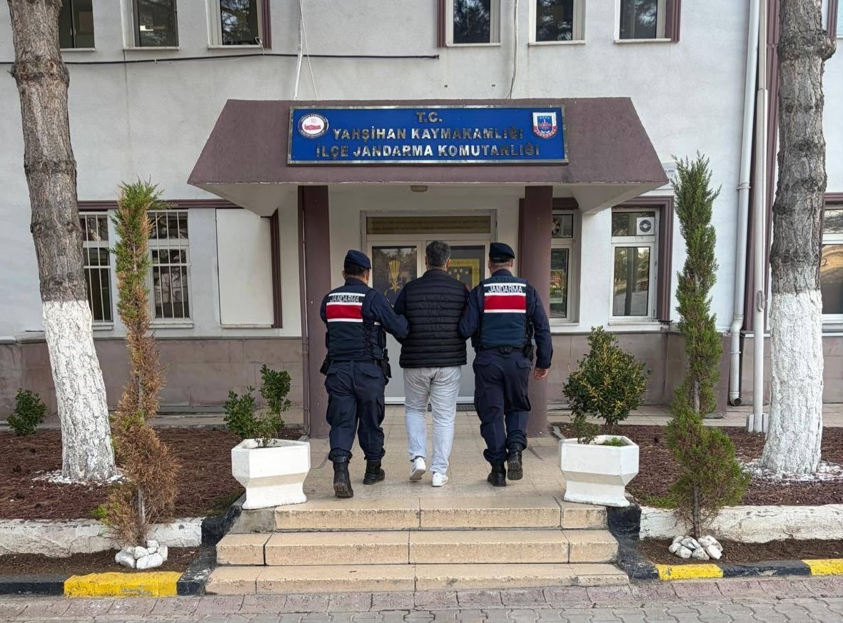 KIRIKKALE’DE "UYUŞTURUCU TİCARETİ" SUÇUNDAN ARANAN HÜKÜMLÜ YAKALANDI
