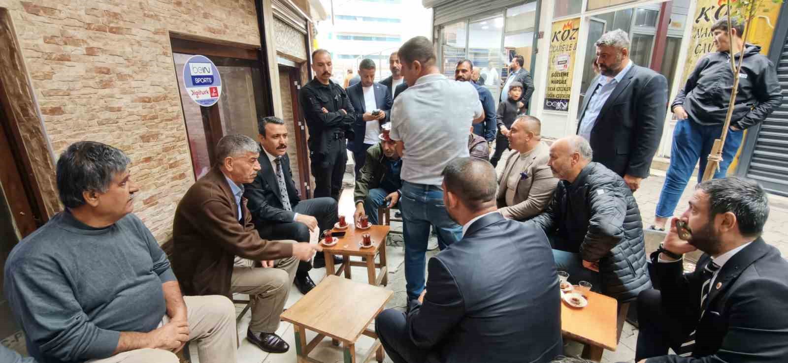 (DÜZELTME) MHP DİYARBAKIR İL BAŞKANI ÖZCOŞKUN SOKAK SOKAK GEZEREK ’TERÖRSÜZ TÜRKİYE’ SÜRECİNİ ANLATIYOR