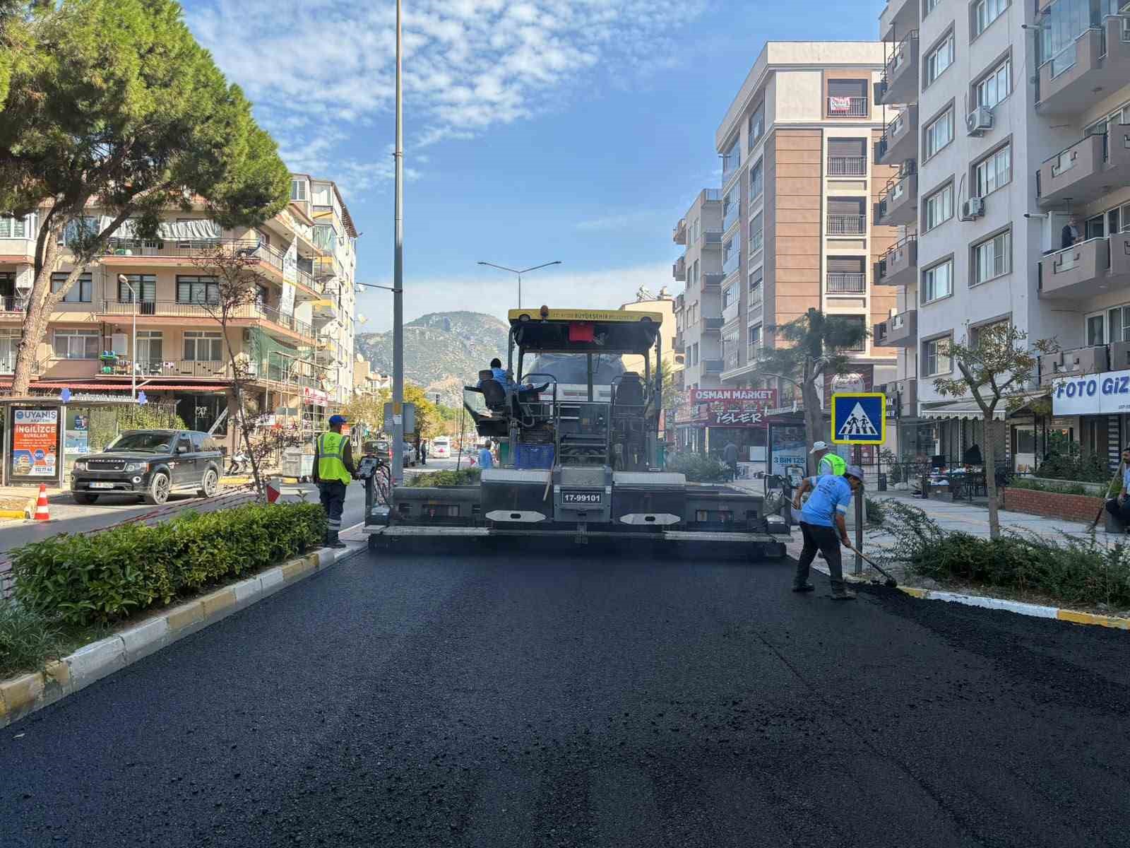 AYDIN BÜYÜKŞEHİR BELEDİYESİ KENTİN DÖRT BİR YANINDA ÇALIŞMALARINI SÜRDÜRÜYOR