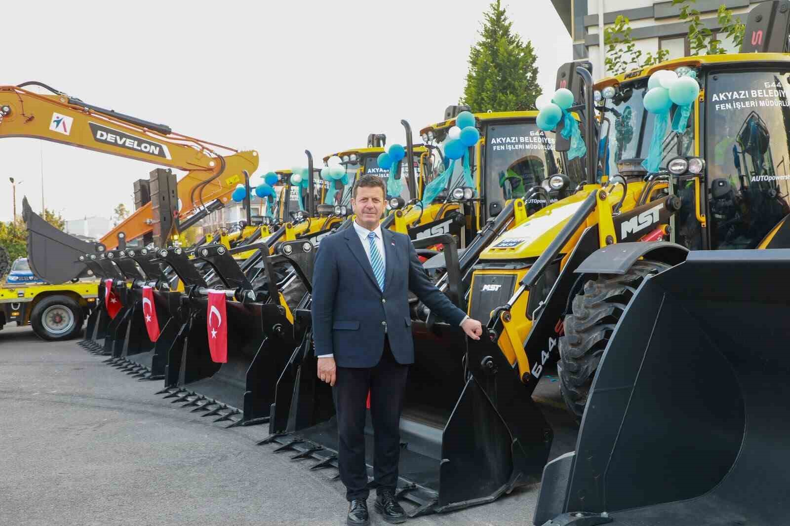 AKYAZI BELEDİYESİNDEN 150 MİLYON LİRALIK ARAÇ YATIRIMI