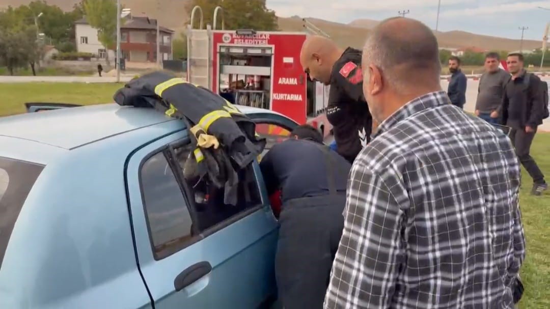 ELAZIĞ’DA TRAFİK KAZASI: 2 YARALI