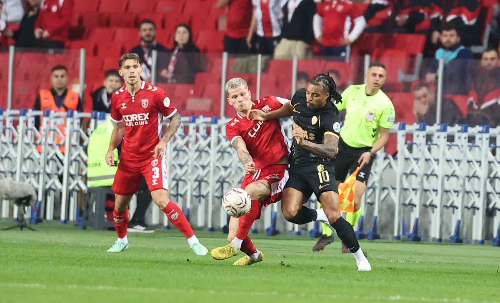 TRENDYOL SÜPER LİG: SAMSUNSPOR: 1 - AMED SPORTİF FAALİYETLER: 0 (İLK YARI)