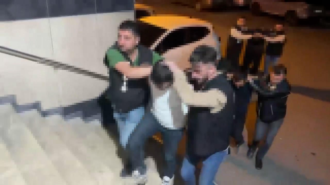 İSTANBUL’DA İKİ AYRI CİNAYETİN ŞÜPHELİLERİ YURT DIŞINA KAÇAMADAN YAKALANDI