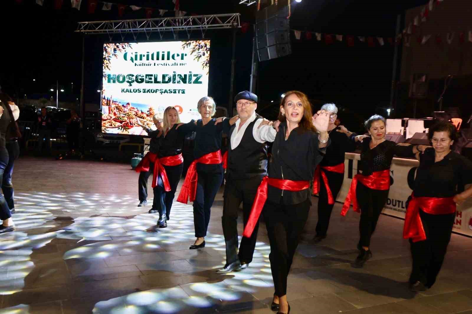 TÜRKİYE’NİN İLK GİRİTLİLER KÜLTÜR FESTİVALİ YUNUSEMRE’DE DÜZENLENDİ