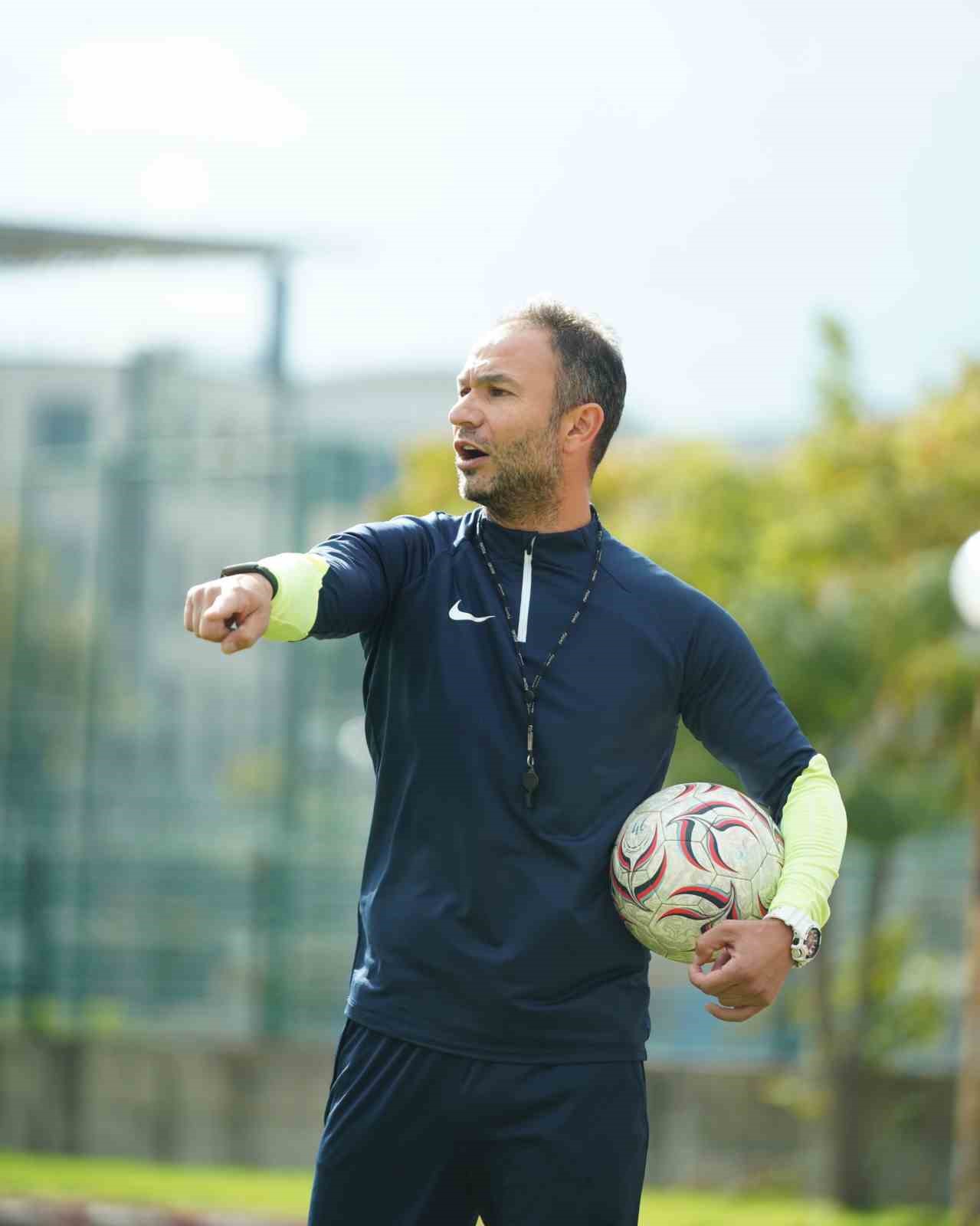 KAHRAMANMARAŞ İSTİKLALSPOR’DA TEKNİK DİREKTÖR İLE YOLLAR AYRILDI