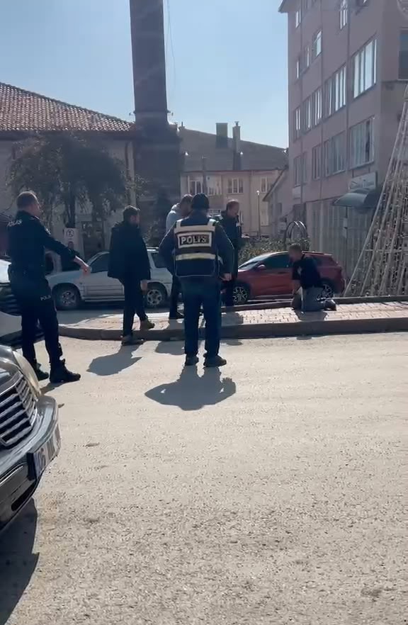 BOLU’DA ELİ BIÇAKLI ŞAHIS EKİPLERİ HAREKETE GEÇİRDİ
