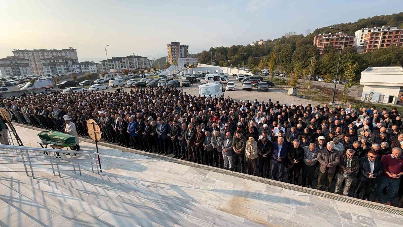 SEVİLEN PROFESÖR SON YOLCULUĞUNA UĞURLANDI