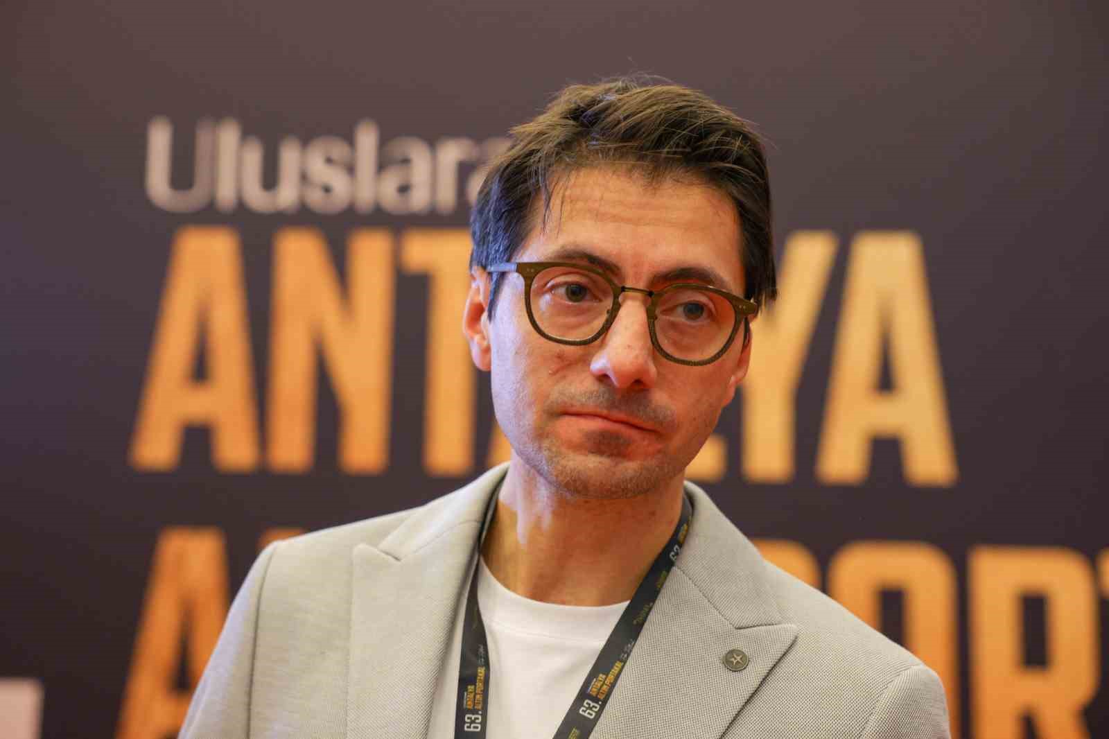"BİR TÜRK MESELESİ" ALTIN PORTAKAL’DA SEYİRCİYLE BULUŞTU