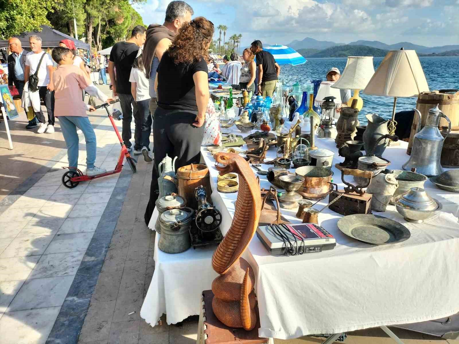 KÖYCEĞİZ’DE EKİM AYININ SON PAZAR GÜNÜ İKİNCİ EL PAZARI KURULDU