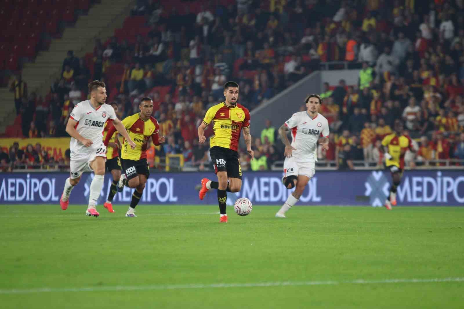 TRENDYOL SÜPER LİG: GÖZTEPE: 2 - ÇORUM FK: 0 (İLK YARI)