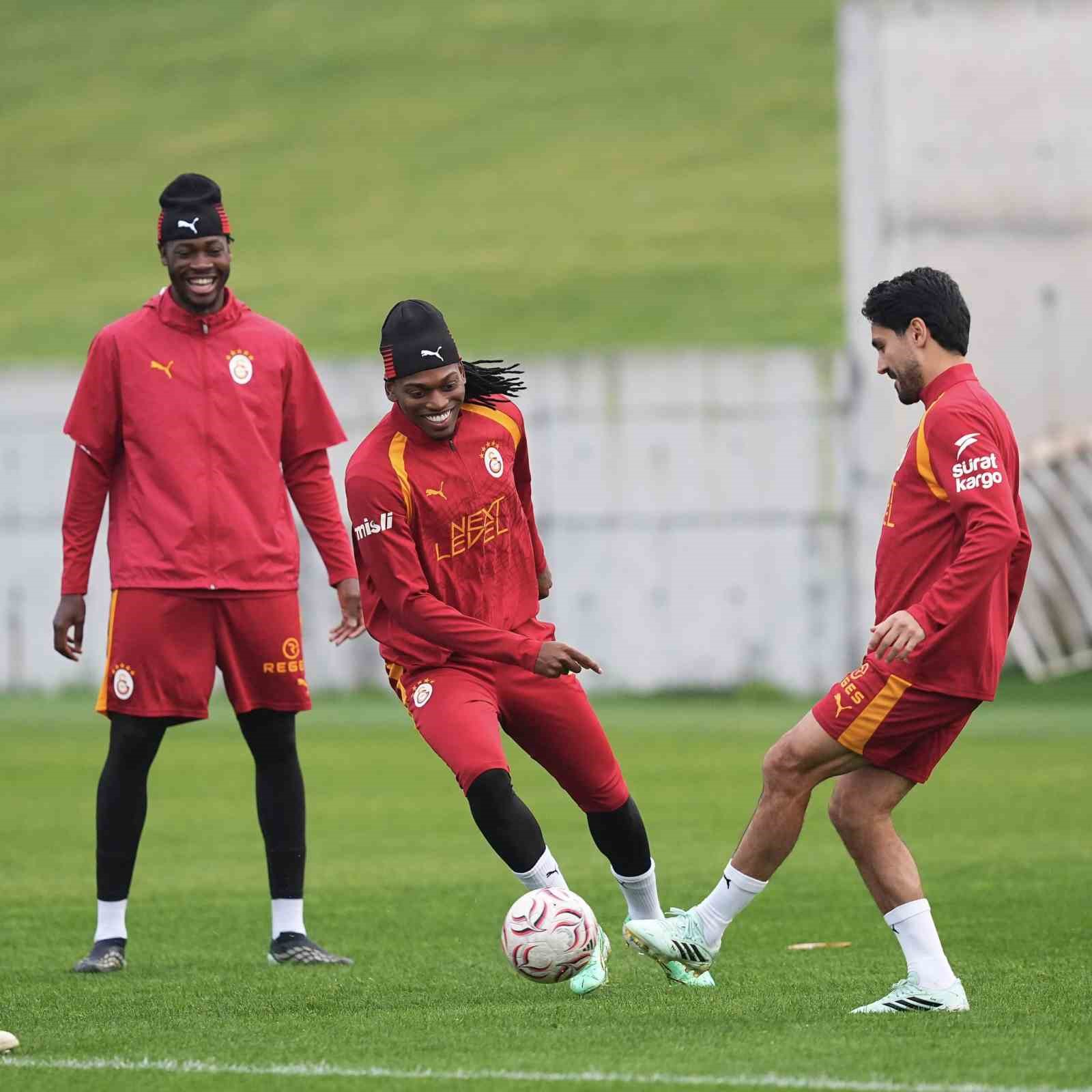 GALATASARAY, FENERBAHÇE DERBİSİNİN HAZIRLIKLARINI TAMAMLADI