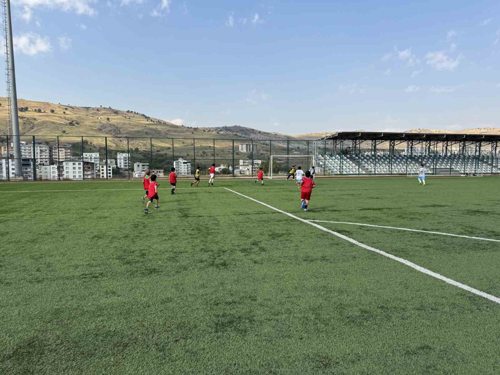 DİYARBAKIR’DA ÇOCUKLAR SPORLA KÖTÜ ALIŞKANLIKLARDAN KORUNUYOR