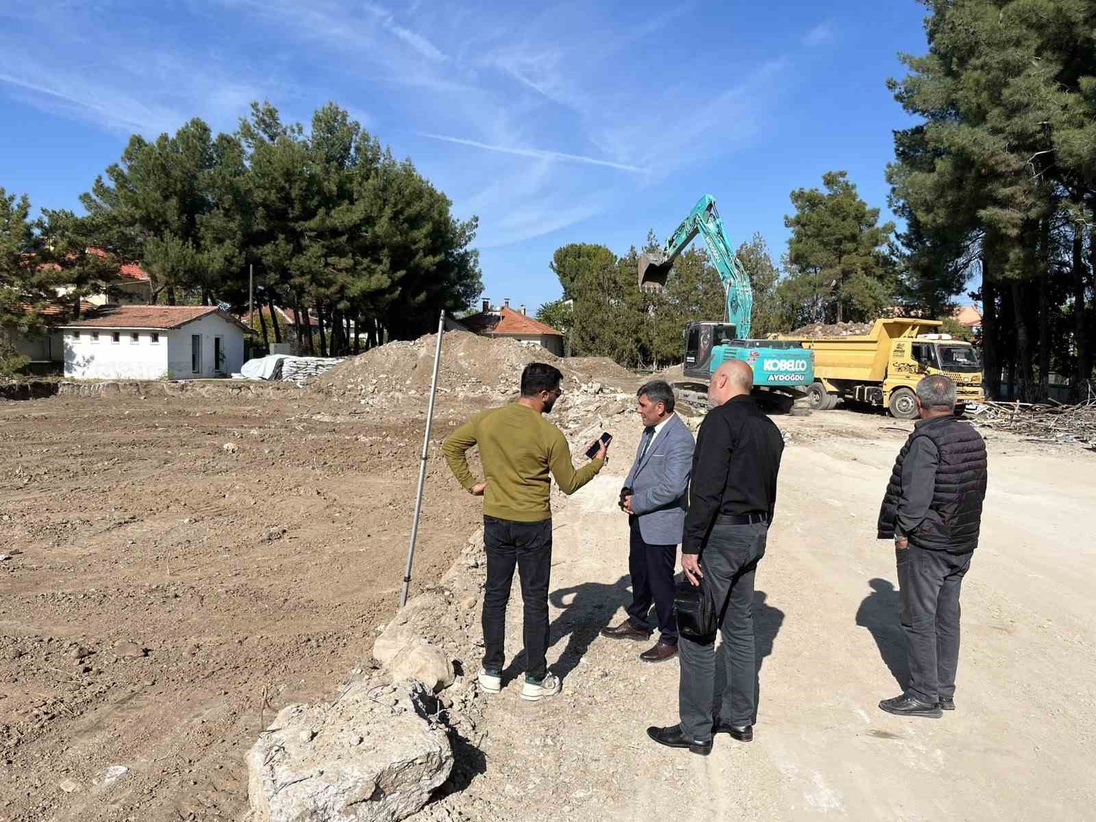 ÇİVRİL KARAYAHŞİLER OKULU YENİLENİYOR