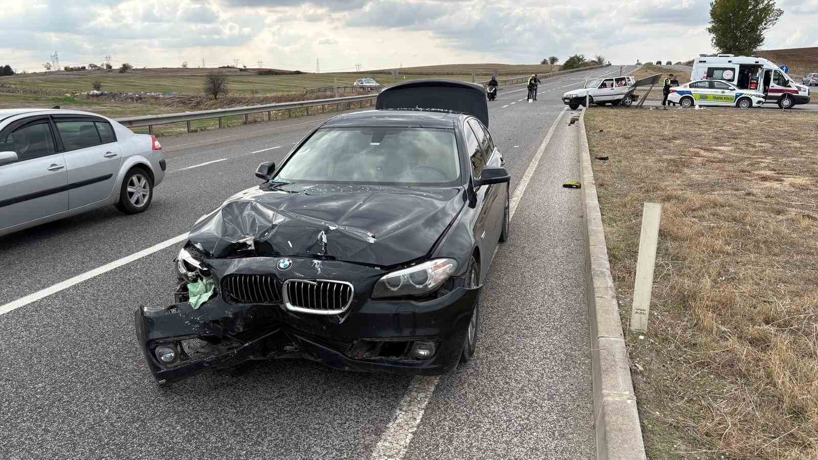 BABAESKİ’DE İKİ OTOMOBİL ÇARPIŞTI: 1 YARALI