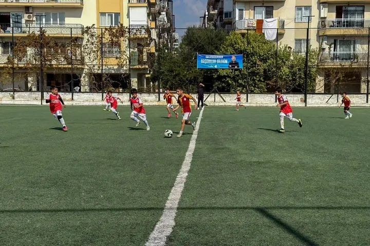 EFELER’DE MİNİK SPORCULAR KIYASIYA MÜCADELE ETTİ