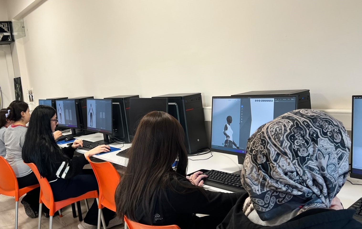 TOKAT’TA GELECEĞİN MODA TASARIMCILARINA DİJİTAL DÖNÜŞÜM DESTEĞİ