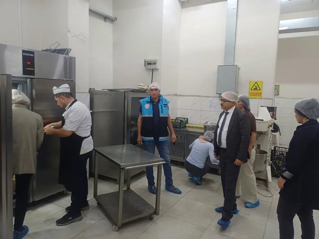 NAZİLLİ’DE KURUM YEMEKHANELERİNE SIKI DENETİM