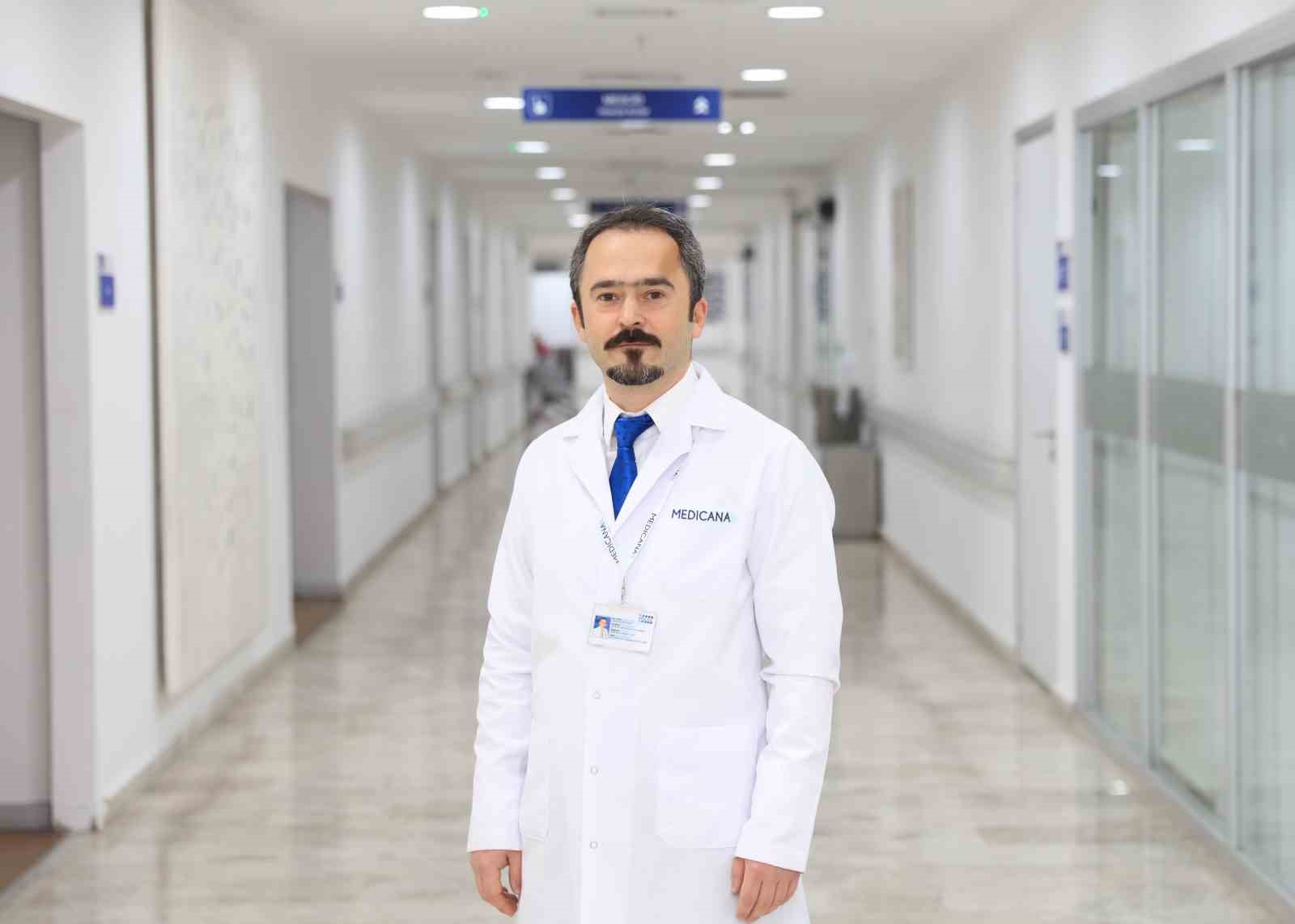 KEMİKLERE AŞIRI YÜKLENMENİN GETİRDİĞİ TEHLİKE: STRES KIRIĞI