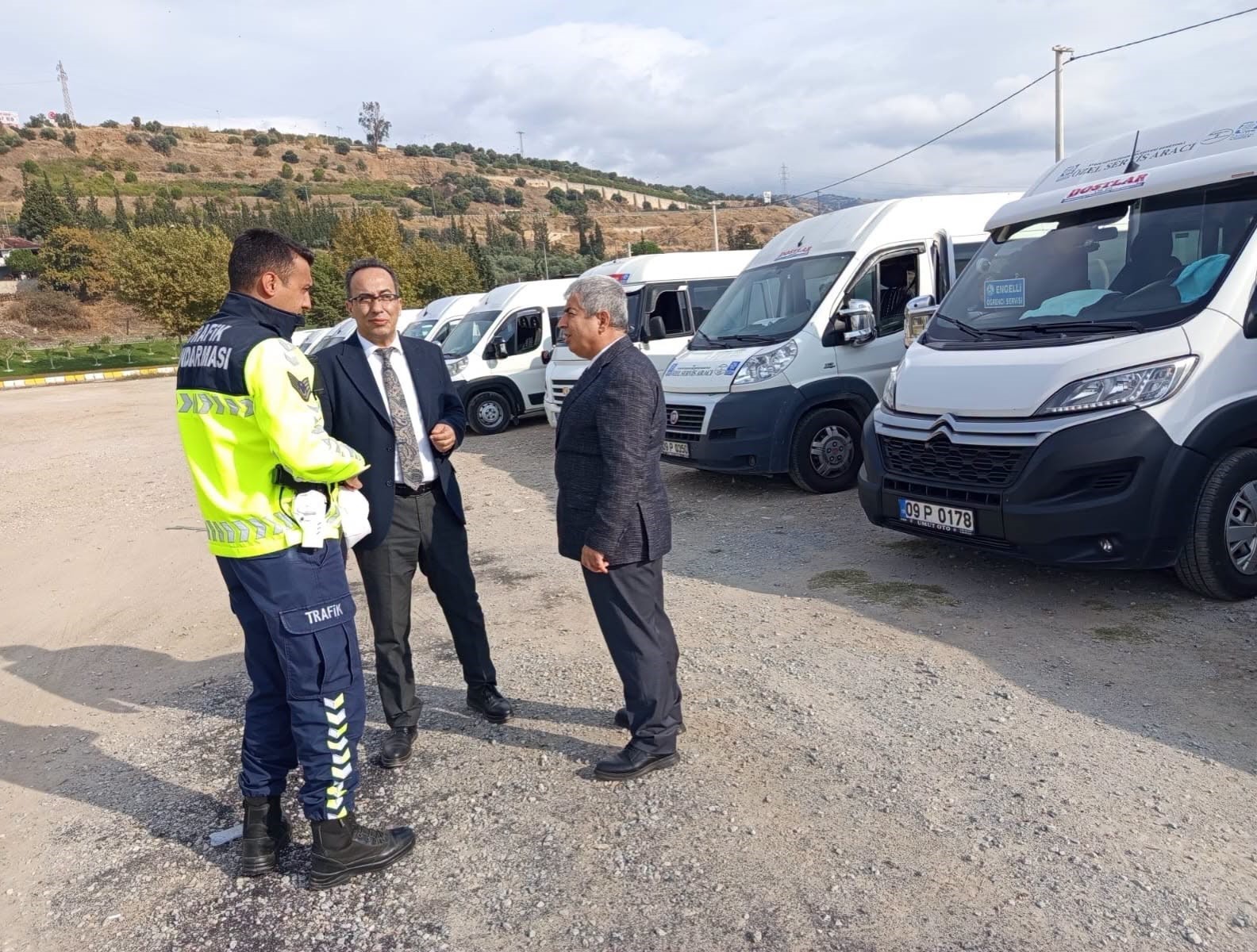 EFELER’DE ÖĞRENCİLERİN GÜVENLİĞİ İÇİN SERVİSLER DENETLENDİ