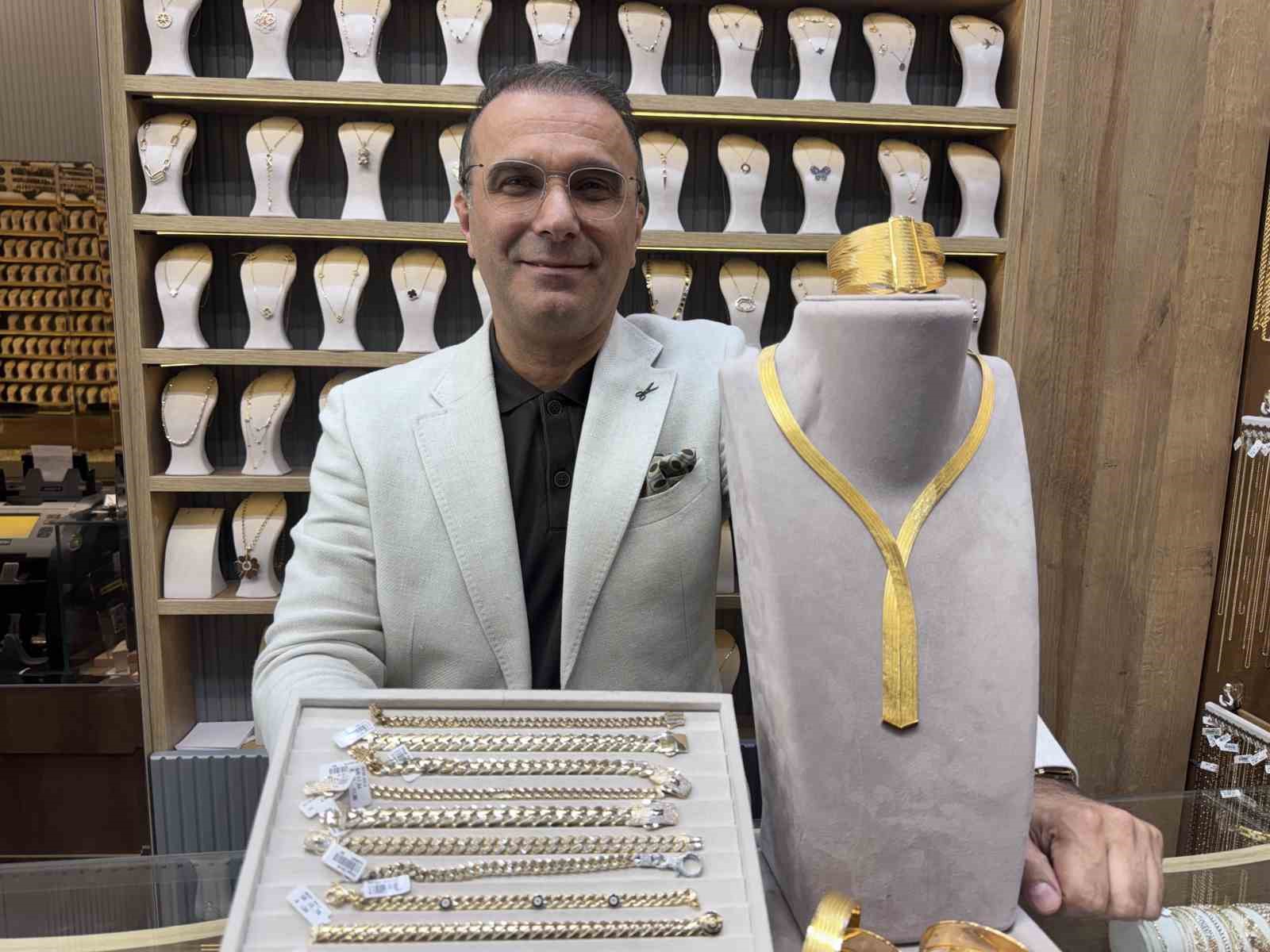 ALTINDA YILIN MODASI ‘GURMET’ BİLEKLİK