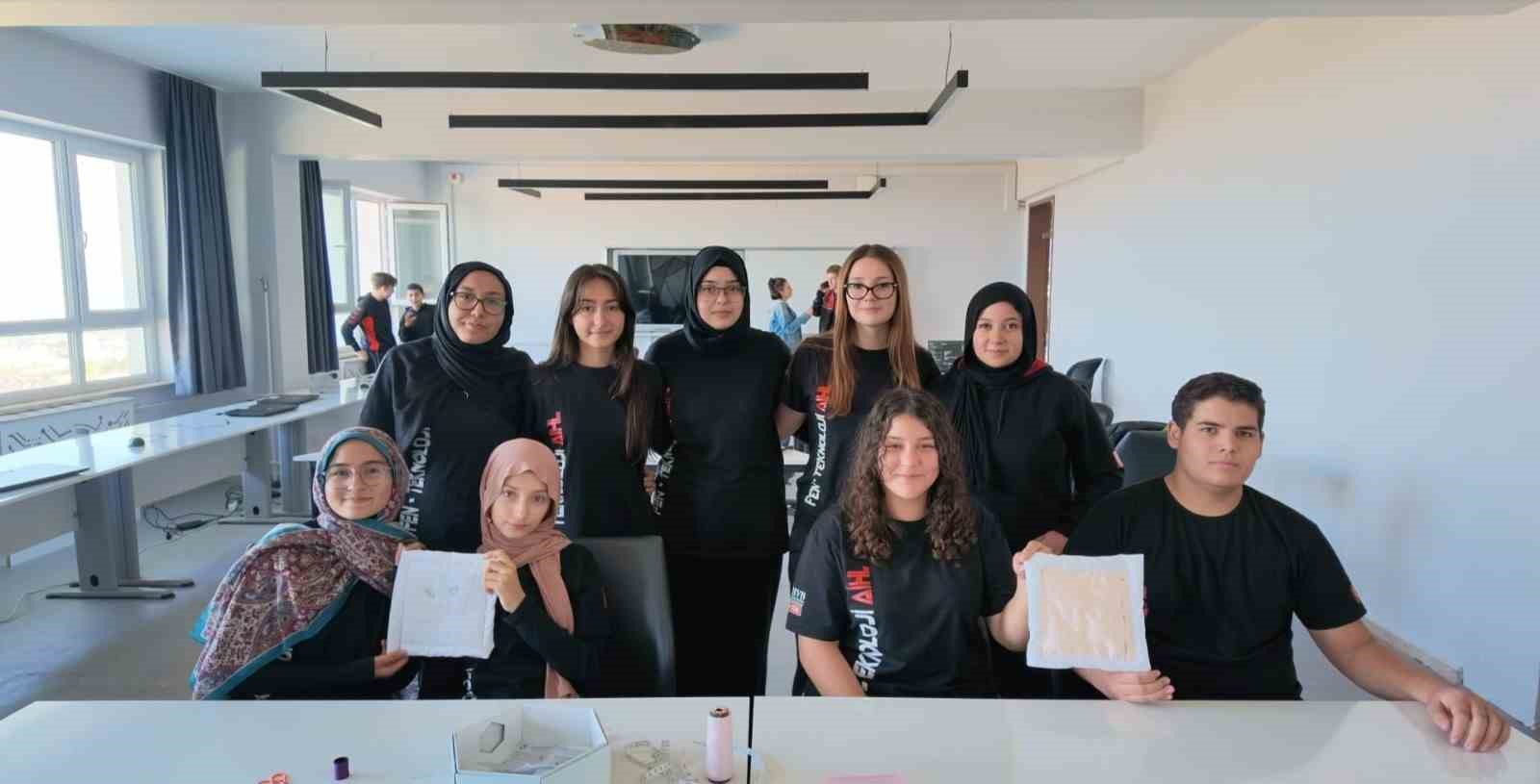 DENİZLİ’DE USTALARIN MİRASI ÖĞRENCİLERİN ELLERİNDE YAŞIYOR