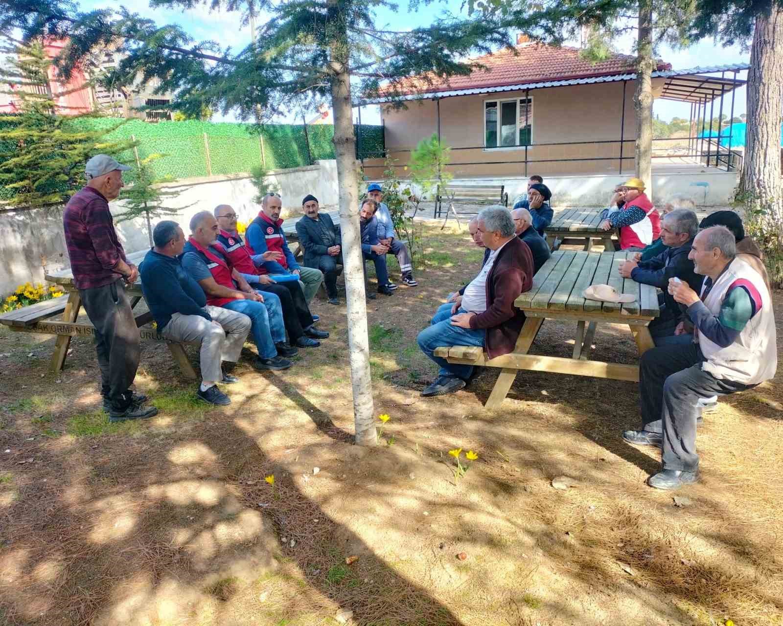 UŞAK’TA TARIM VE HAYVANCILIK ÜRETİCİLERİYLE BİR ARAYA GELİNDİ