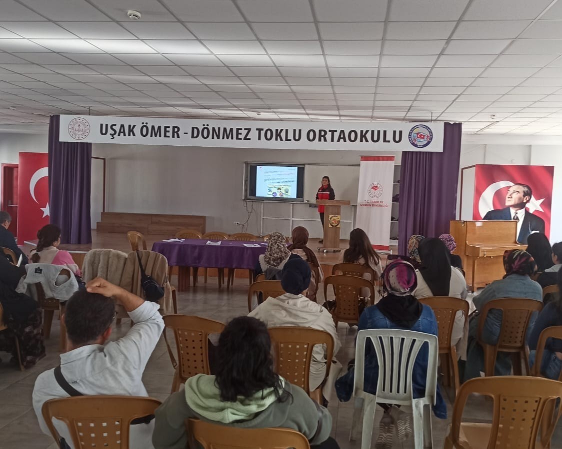 UŞAK’TA OKUL KANTİNİ İŞLETMECİLERİNE HİJYEN EĞİTİMİ VERİLDİ
