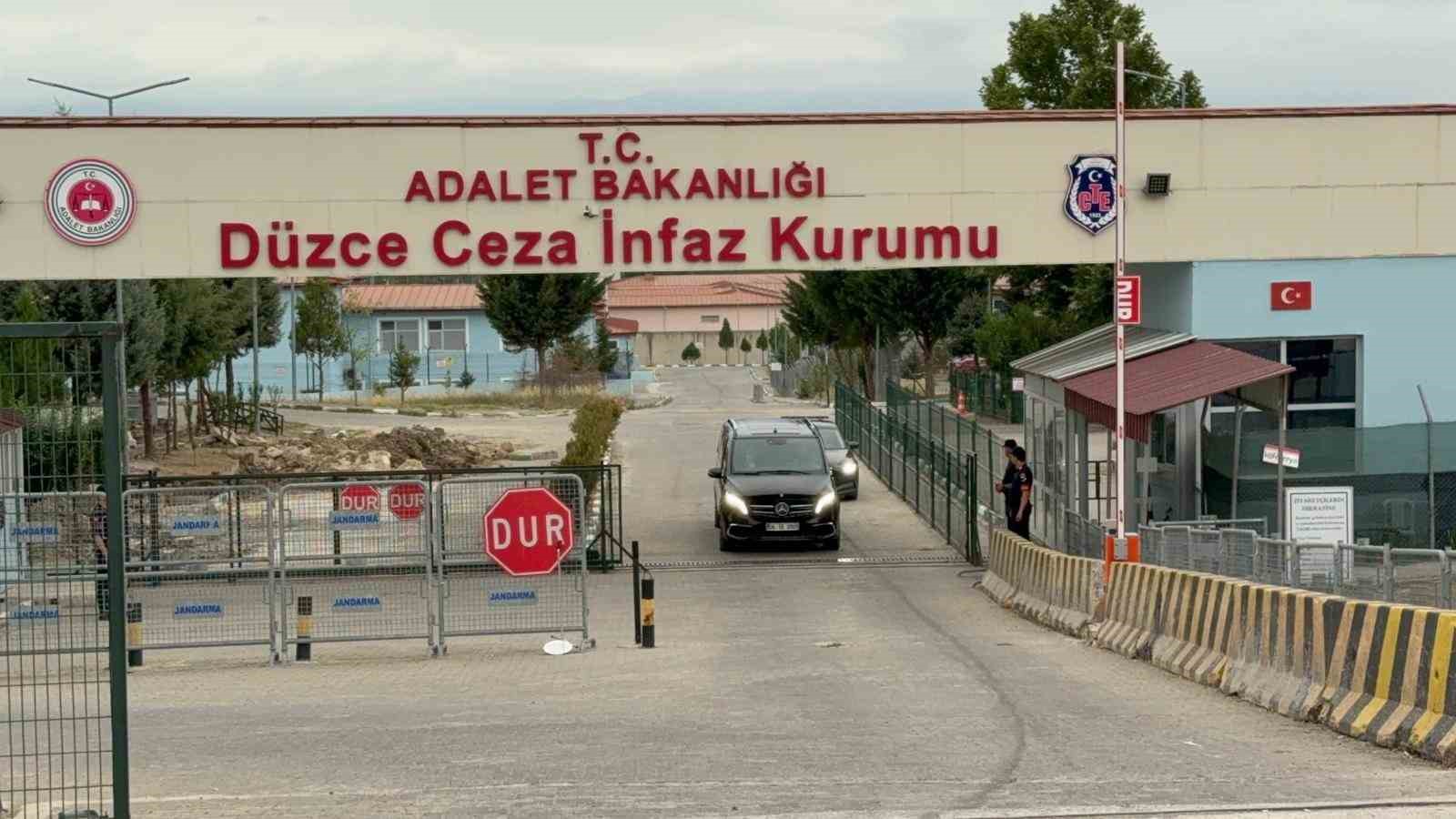 DÜZCE’DE ARANAN 49 KİŞİ YAKALANDI, 17’Sİ TUTUKLANDI