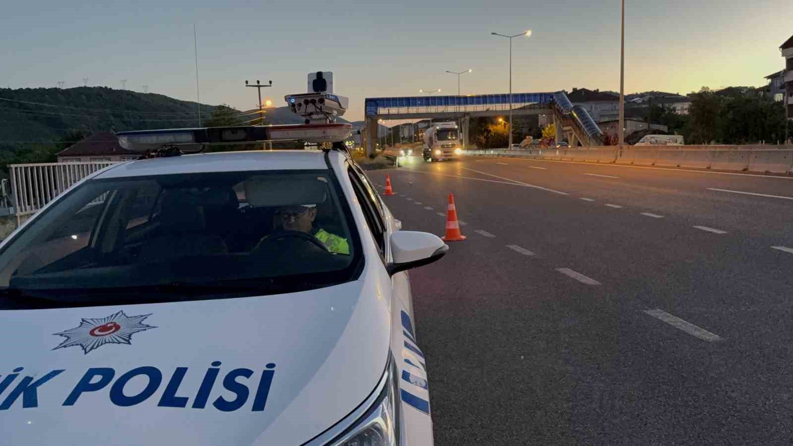 DÜZCE’DE BİN 762 SÜRÜCÜYE CEZAİ İŞLEM UYGULANDI
