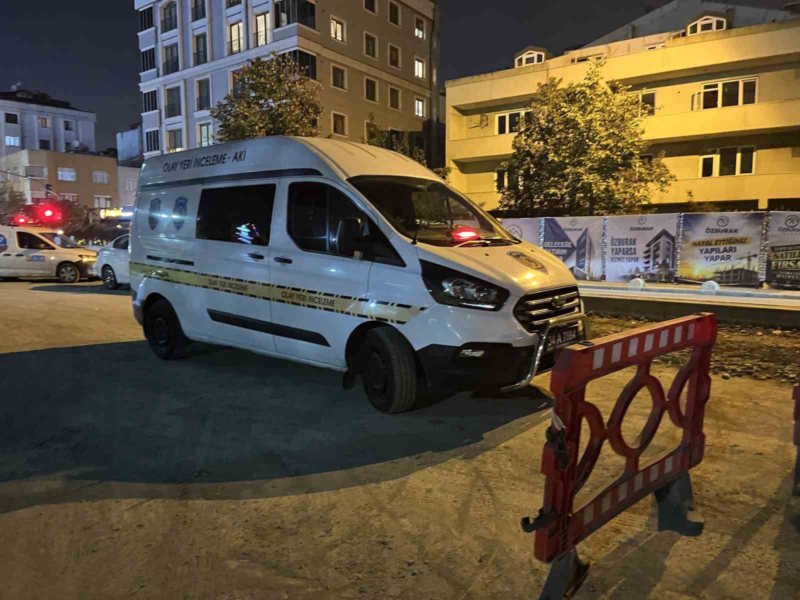 BAYRAMPAŞA’DA İSKİ’NİN ÇALIŞMASINDA YOLDA OLUŞAN GÖÇÜĞE DÜŞEN İŞÇİ HAYATINI KAYBETTİ