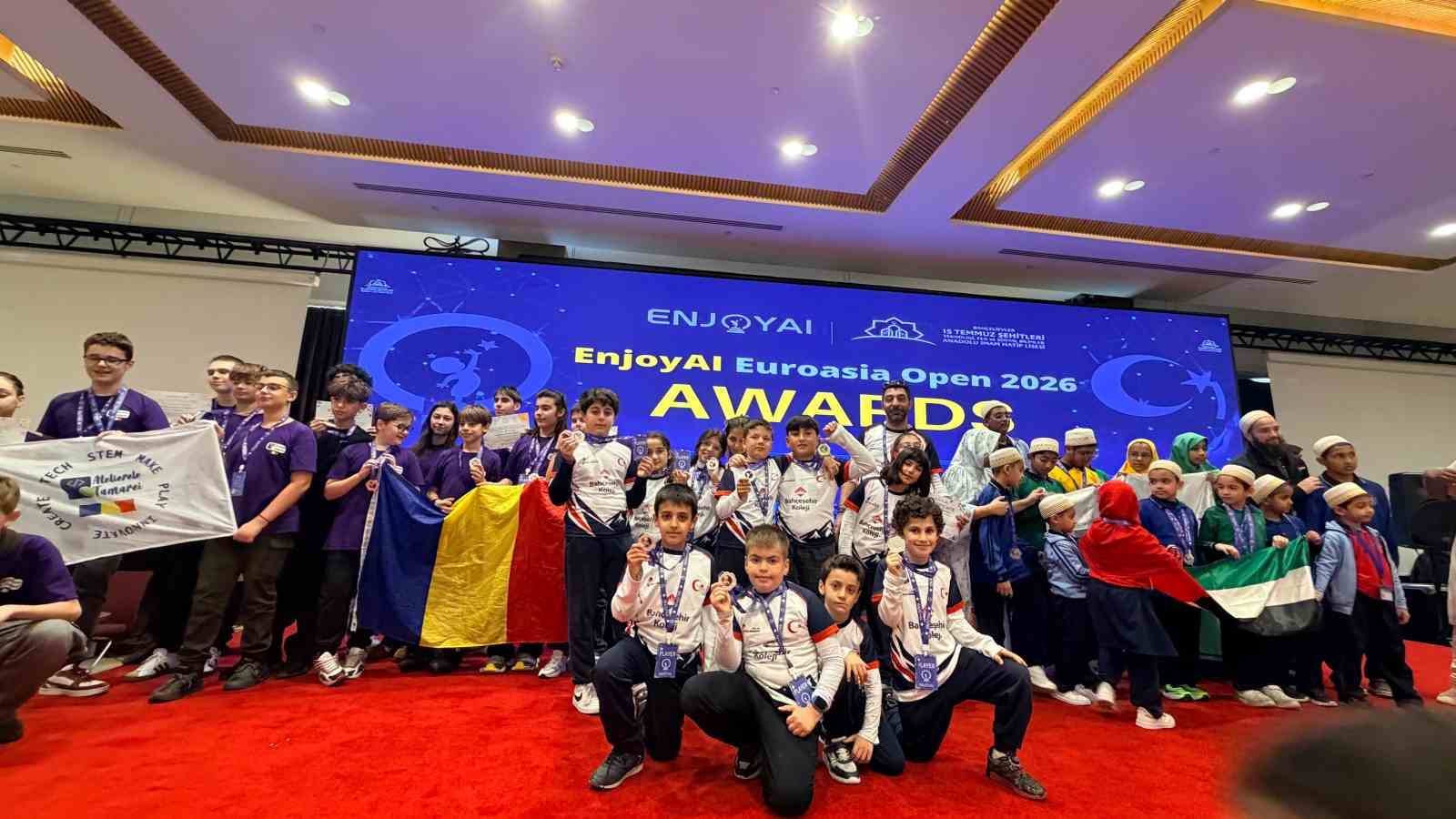 MUŞLU ÖĞRENCİLER AVRASYA DRONE CUP’TA ZİRVEYE ÇIKTI