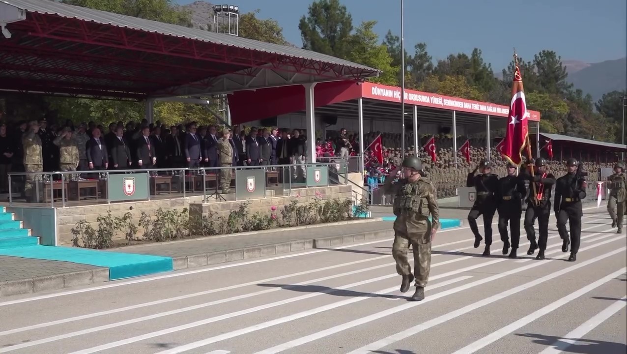 15. PİYADE EĞİTİM TUGAYI’NDA SANCAK TESLİM TÖRENİ