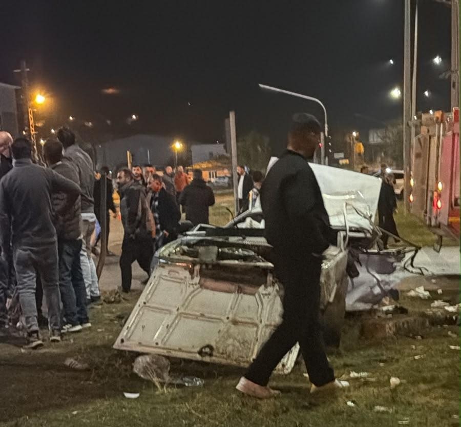 VAN’DA TIR İLE OTOMOBİL ÇARPIŞTI: 1 ÖLÜ, 4 YARALI