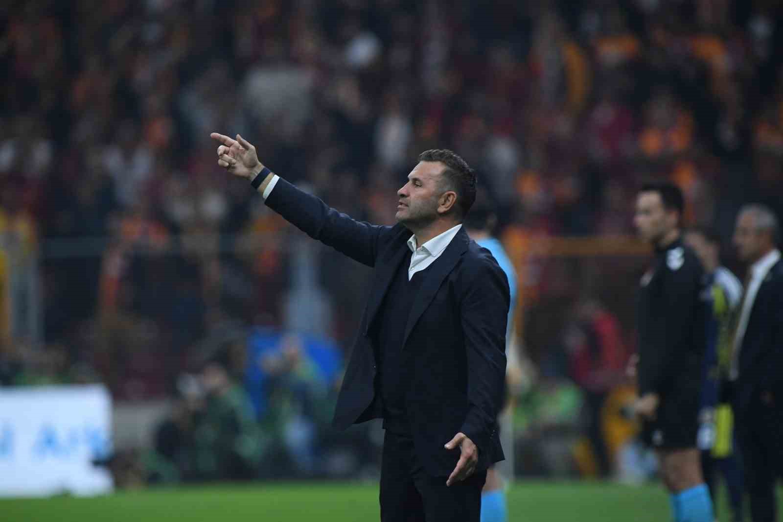 OKAN BURUK, İSMAİL KARTAL’A KARŞI İLK KEZ DERBİDE KAZANDI