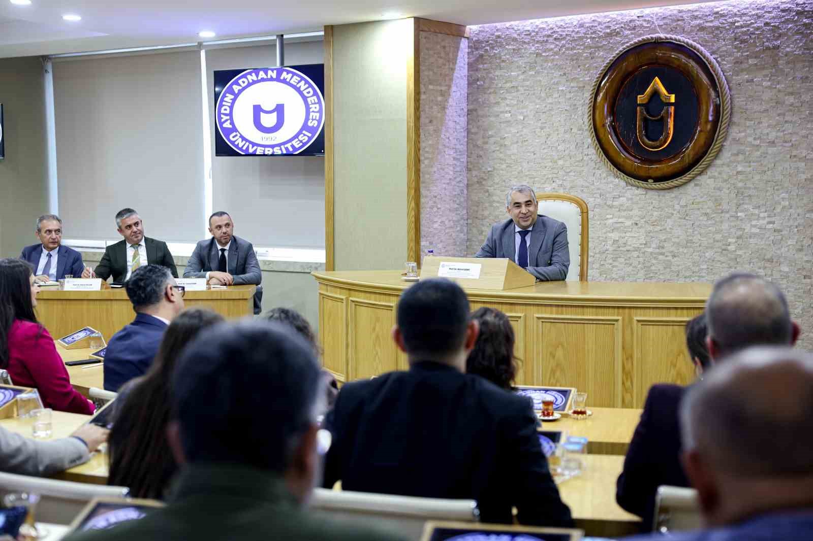 ADÜ’DE MESLEK YÜKSEKOKULLARININ AKREDİTASYON SÜREÇLERİ DEĞERLENDİRİLDİ
