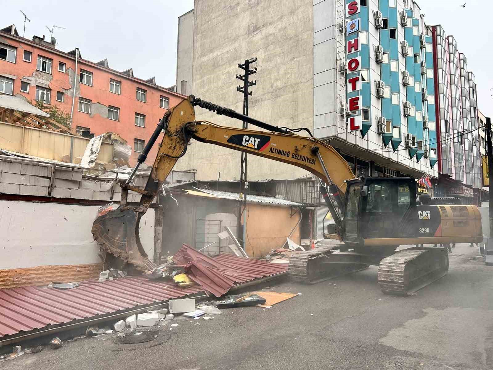 ANKARA’DA ASAYİŞ VE GÜVENLİK YÖNÜNDEN UYGUN BULUNMAYAN 3 İŞLETME YIKILDI