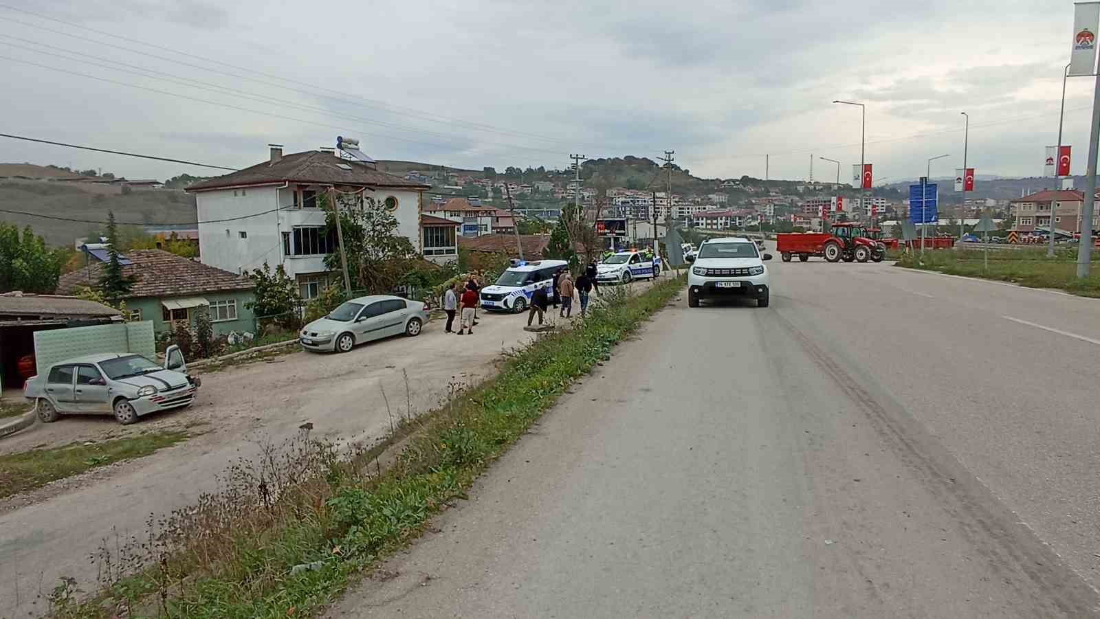 HAVZA’DA OTOMOBİLLER ÇARPIŞTI: ANNE VE 3 YAŞINDAKİ ÇOCUĞU YARALANDI