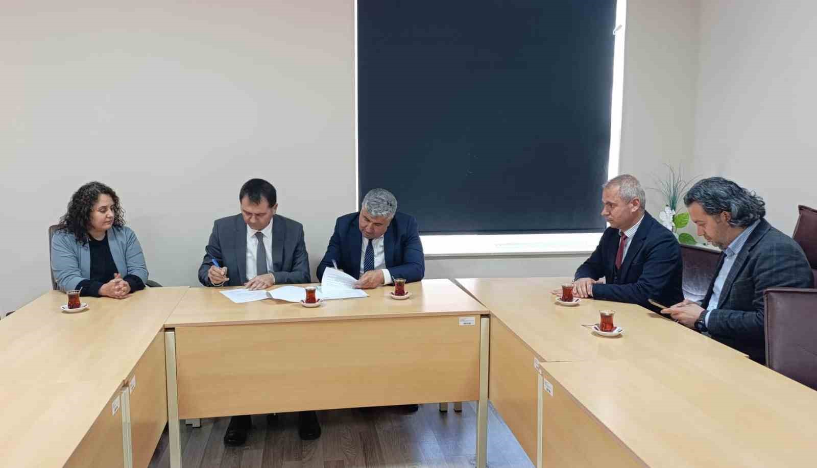 BEÜ İLE GÜROYMAK İLÇE MİLLİ EĞİTİM MÜDÜRLÜĞÜ ARASINDA İŞ BİRLİĞİ PROTOKOLÜ İMZALANDI