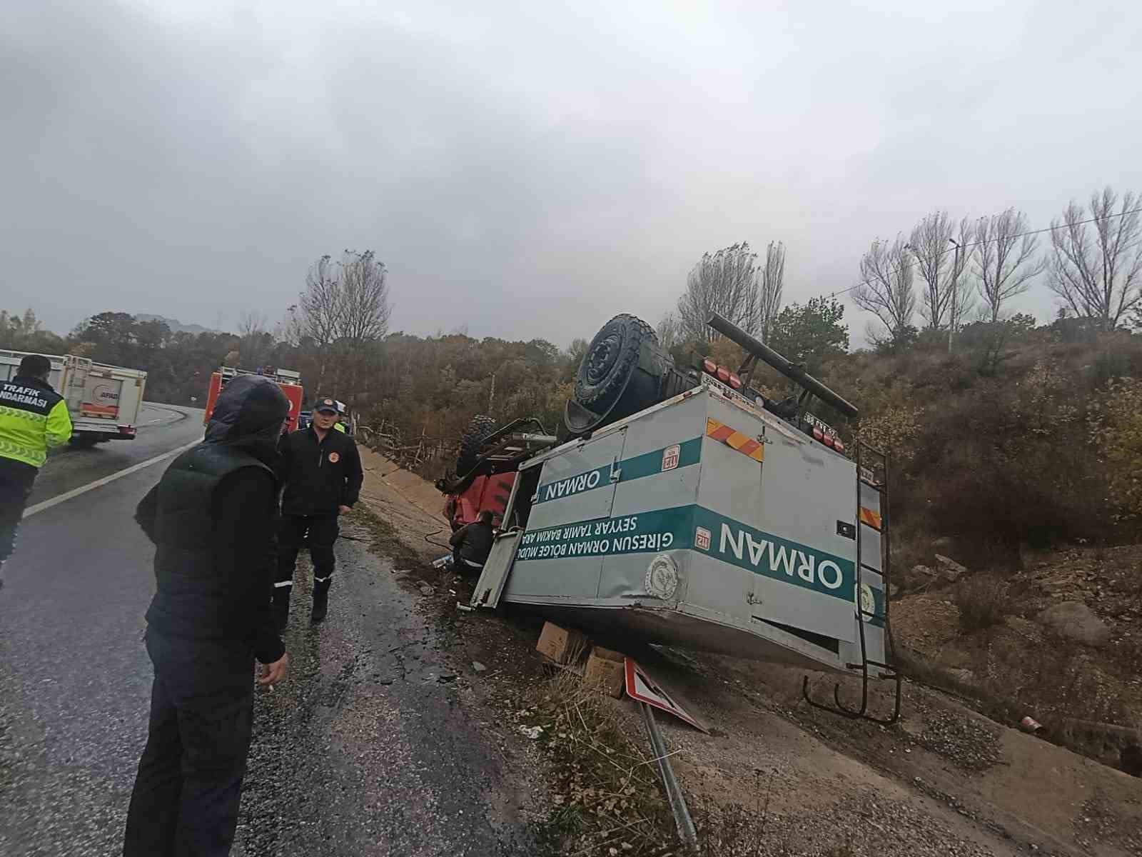 GİRESUN ORMAN BÖLGE MÜDÜRLÜĞÜ’NE AİT ARAÇ SUŞEHRİ’NDE KAZA YAPTI: 3 YARALI