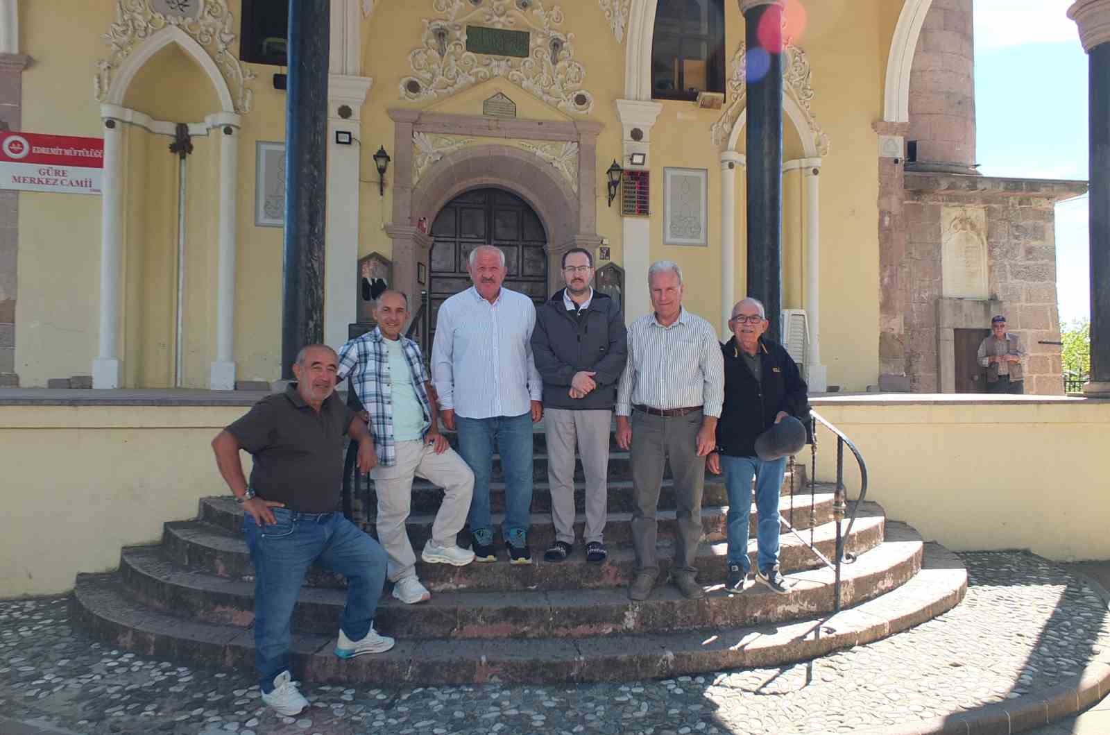 EDREMİT’TE TARİHİ GÜRE CAMİİ İLGİ GÖRÜYOR