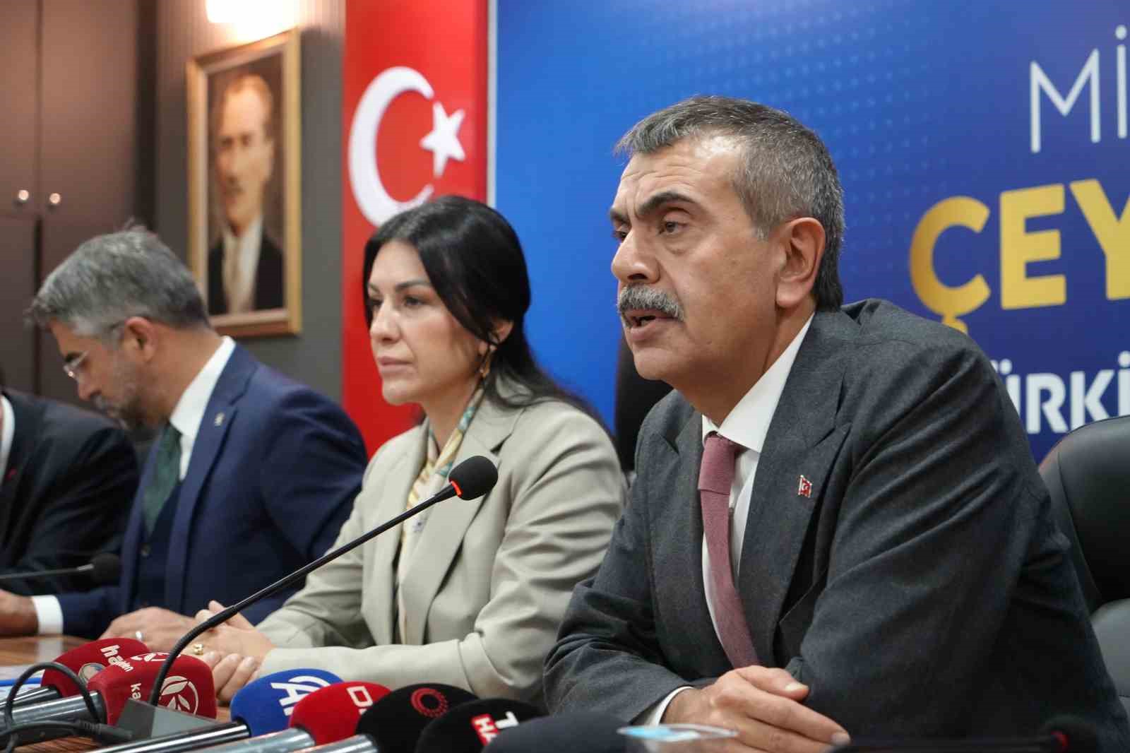 BAKAN TEKİN: "SAHTEKARLARA, HIRSIZLARA SAHİP ÇIKAN BİR MUHALEFETLE KARŞI KARŞIYAYIZ"