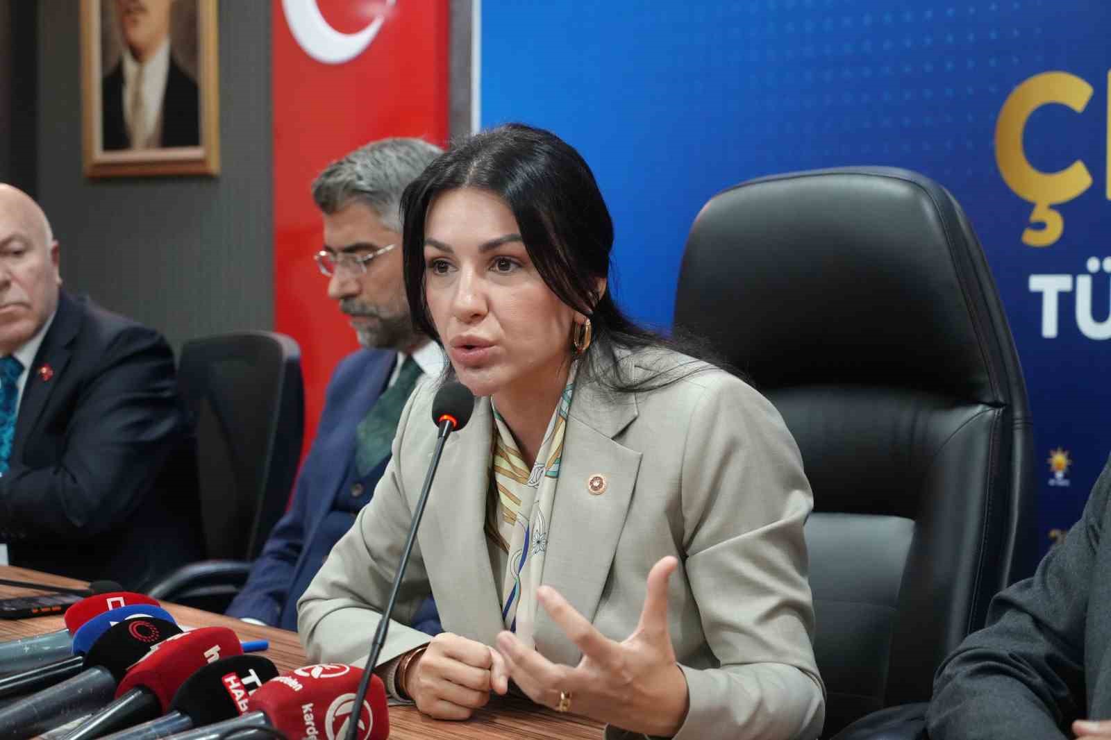 AK PARTİ GENEL BAŞKAN YARDIMCISI AYAN: "BİZ ASLA AHLAKSIZLIĞA AHLAKLI DEMEYİZ, BİZ MİLLETİMİZİN EKMEĞİNE GÖZ DİKENİ BİZDEN SAYMAYIZ "