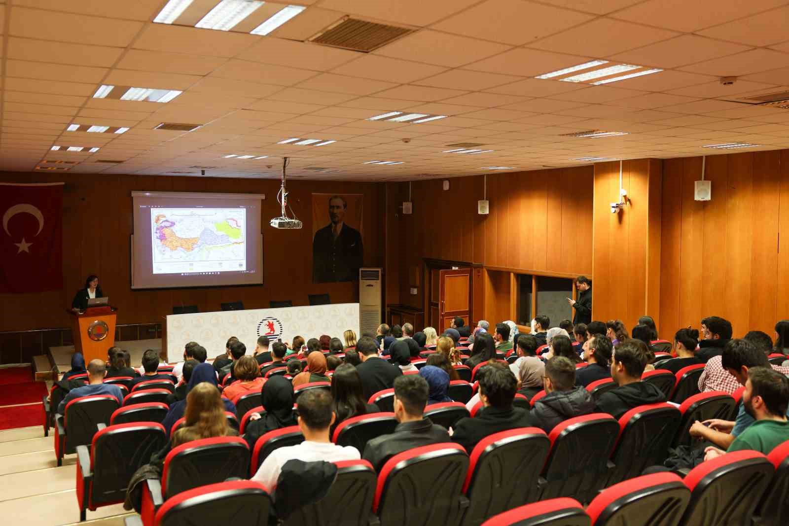 OMÜ’DE "TARİHSEL SÜREÇTE CUMHURİYET VE KAZANIMLARI" KONFERANSI